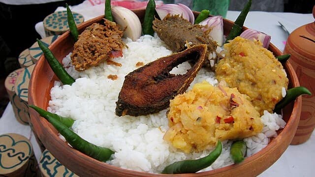 Traditional Bengali Cuisine - Popular Dishes and Recipes in Bangladesh