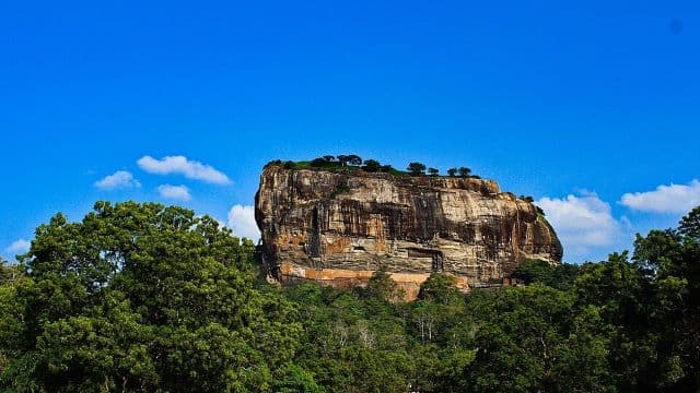 Sigiriya Travel Guide - Rock Fortress Access, Tips