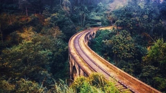 Ella Travel Guide - Train Route, Nine Arch Bridge