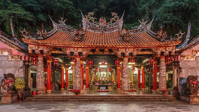 Taiwanese Culture Guide - Temples, Traditions, Customs