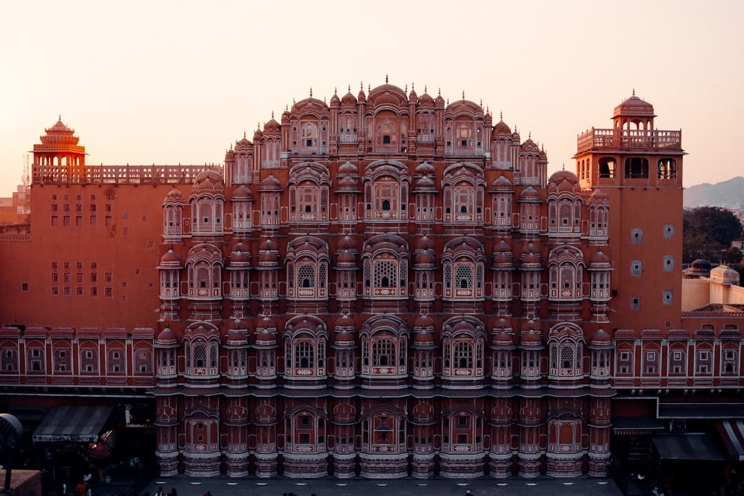 Jaipur City Travel - Forts, Markets, and Cultural Landmarks