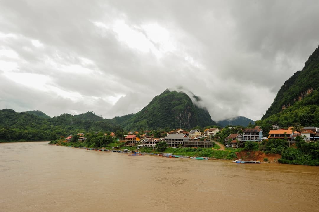 Mekong River Cruises Laos - Routes, Stops, and Travel Tips