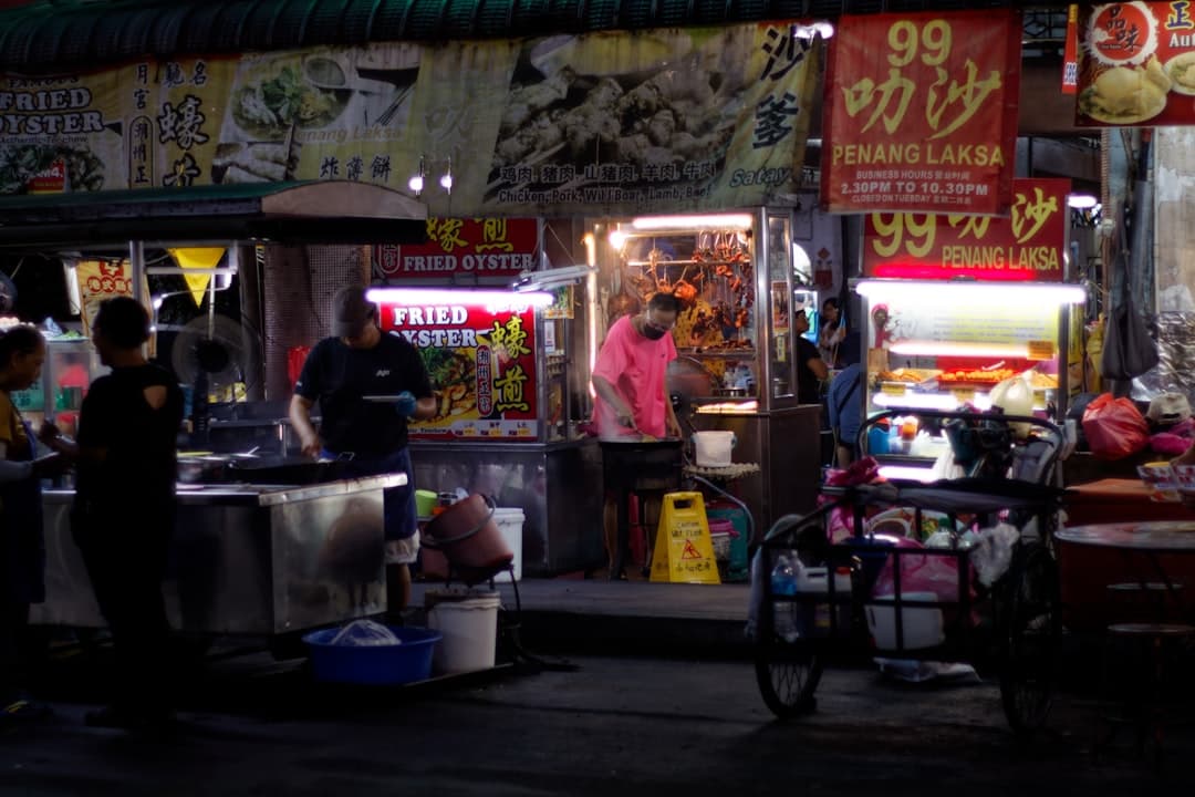 Street Food in Penang - Top Hawker Dishes and Eating Spots
