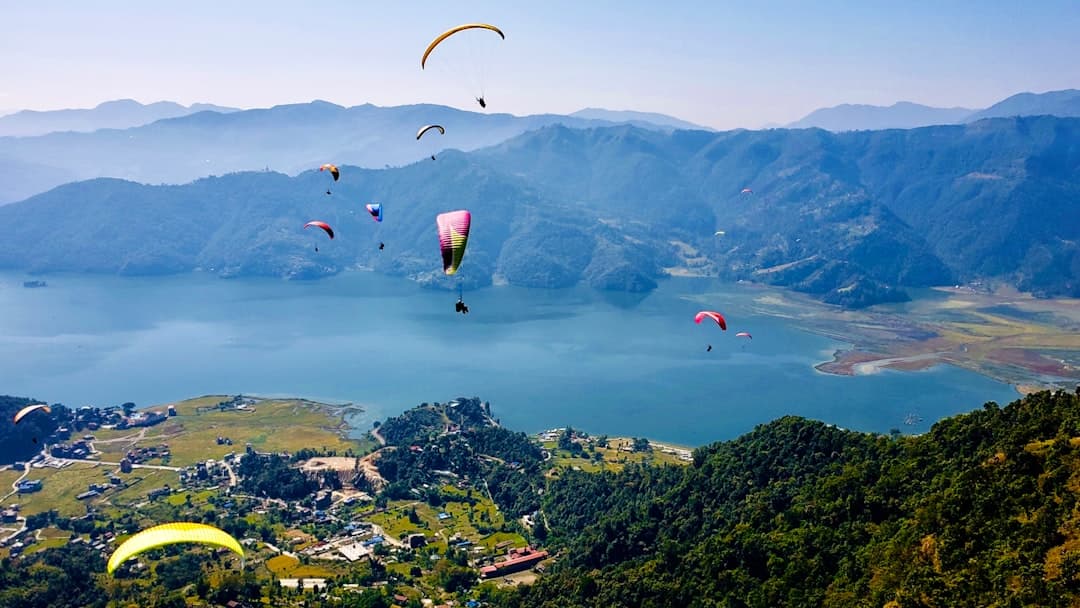 Pokhara Travel Guide - Lakes, Paragliding, Best Routes