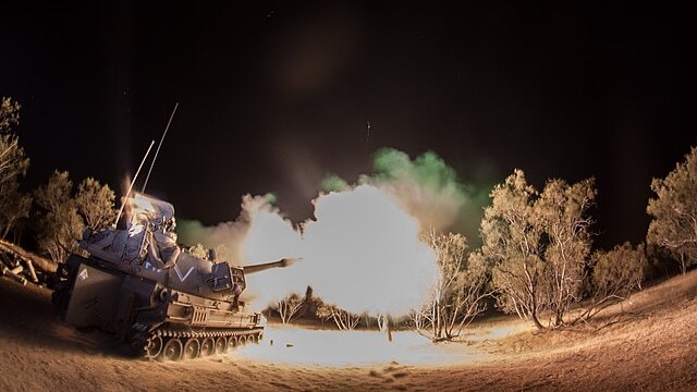 Artillery Corps Operate Near the Gaza Border (14721263884)